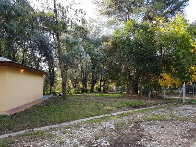 Manés Propiedades Casa a estrenar en el barrio cerrado EUCALIPTUS PILAR (ZONA: Golfer’s CC, Marinas Del Pilar, Rocíos, Palmares, La Emilia, La reserva.)  , sobre una planta: living, cocina, lavadero, dormitorio principal en suite con vestidor, dos dormitorios más con otro baño completo, lote 940 metros, superficie cubierta 130 metros, superficie semicubierta 40 metros. 
SIN EXPENSAS
U$S150.000.
