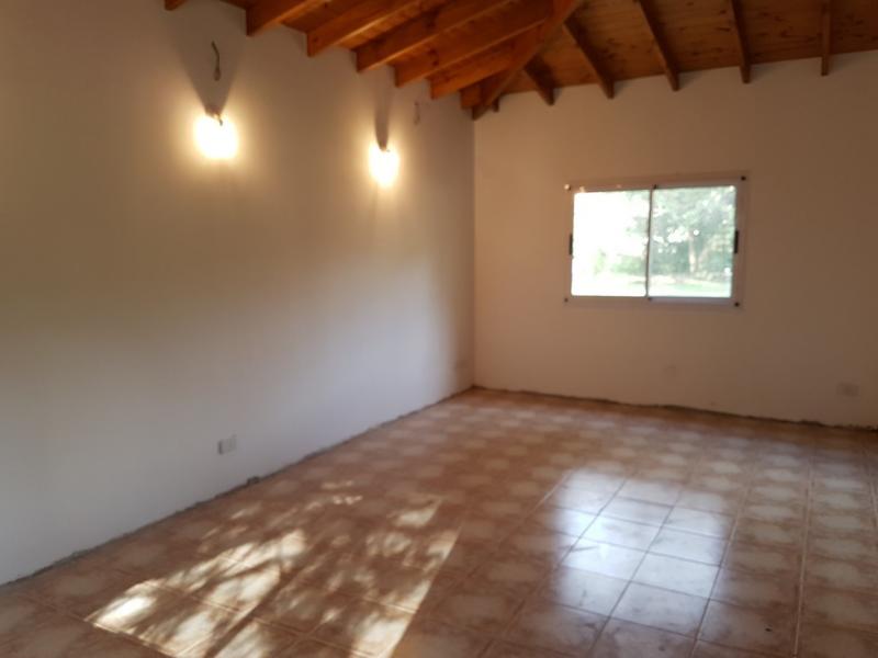 Manés Propiedades Casa a estrenar en el barrio cerrado EUCALIPTUS PILAR,(ZONA: Golfer’s CC, Marinas Del Pilar, Rocíos, Palmares, La Emilia, La reserva.)  sobre una planta: living, cocina, lavadero, dormitorio principal en suite, dos dormitorios más con otro baño completo, lote 670 metros, superficie cubierta 95 metros, superficie semicubierta 22 metros. 

SIN EXPENSAS
U$S135.000.
