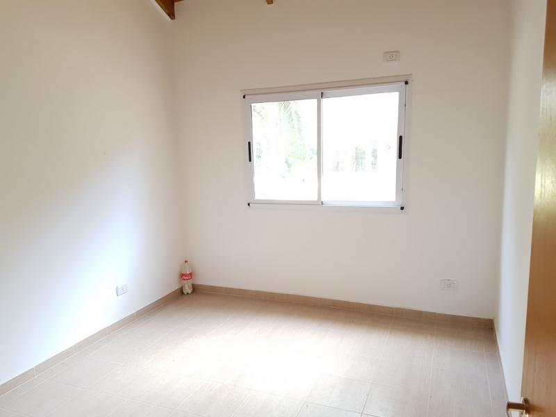 Manés Propiedades Casa a estrenar en el barrio cerrado EUCALIPTUS PILAR,(ZONA: Golfer’s CC, Marinas Del Pilar, Rocíos, Palmares, La Emilia, La reserva.)  sobre una planta: living, cocina, lavadero, dormitorio principal en suite, dos dormitorios más con otro baño completo, lote 670 metros, superficie cubierta 95 metros, superficie semicubierta 22 metros. 

SIN EXPENSAS
U$S135.000.
