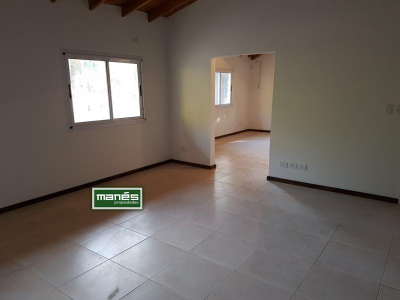 Manés Propiedades Casa a estrenar en el barrio cerrado EUCALIPTUS PILAR (ZONA: Golfer’s CC, Marinas Del Pilar, Rocíos, Palmares, La Emilia, La reserva.)  , sobre una planta: living, cocina, lavadero, dormitorio principal en suite con vestidor, dos dormitorios más con otro baño completo, lote 940 metros, superficie cubierta 130 metros, superficie semicubierta 40 metros. 
SIN EXPENSAS
U$S150.000.
