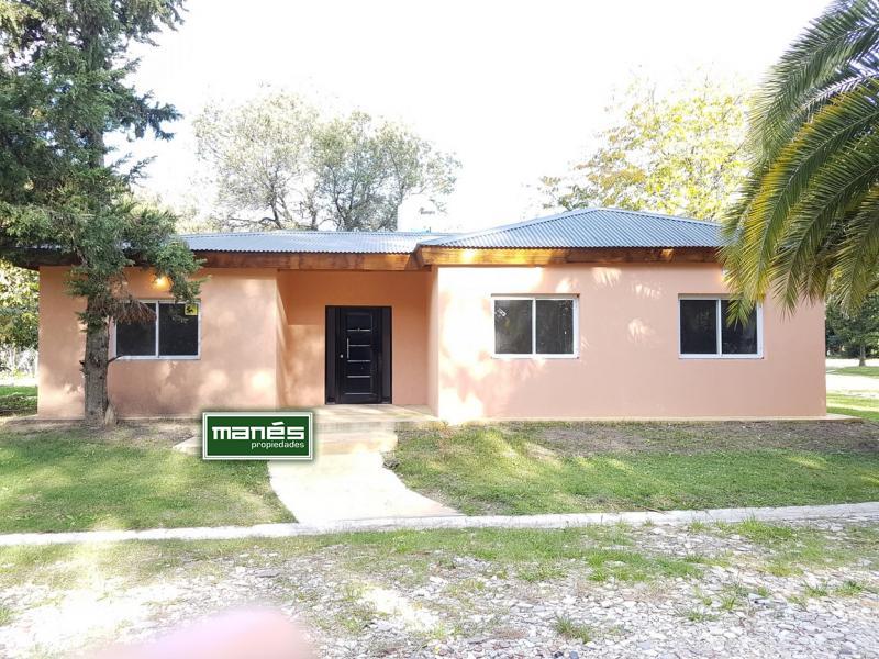 Manés Propiedades Casa a estrenar en el barrio cerrado EUCALIPTUS PILAR,(ZONA: Golfer’s CC, Marinas Del Pilar, RocÃos, Palmares, La Emilia, La reserva.) sobre una planta: living, cocina, lavadero, dormitorio principal en suite, dos dormitorios más con otro baño completo, lote 670 metros, superficie cubierta 95 metros, superficie semicubierta 22 metros.
SIN EXPENSAS
U$S135.000.
Manés Propiedades Casa a estrenar en el barrio cerrado EUCALIPTUS PILAR,(ZONA: Golfer’s CC, Marinas Del Pilar, RocÃos, Palmares, La Emilia, La reserva.) sobre una planta: living, cocina, lavadero, dormitorio principal en suite, dos dormitorios más con otro baño completo, lote 670 metros, superficie cubierta 95 metros, superficie semicubierta 22 metros.
SIN EXPENSAS
U$S135.000.