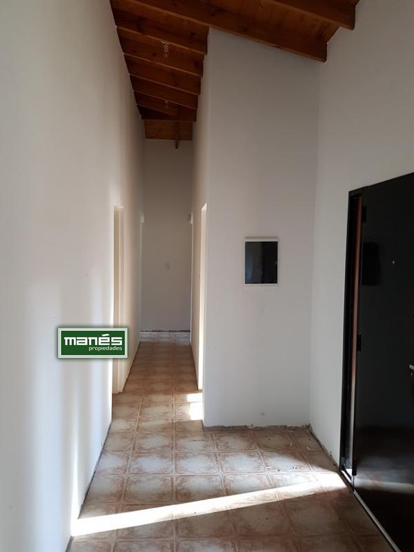 Manés Propiedades Casa a estrenar en el barrio cerrado EUCALIPTUS PILAR,(ZONA: Golfer’s CC, Marinas Del Pilar, RocÃos, Palmares, La Emilia, La reserva.) sobre una planta: living, cocina, lavadero, dormitorio principal en suite, dos dormitorios más con otro baño completo, lote 670 metros, superficie cubierta 95 metros, superficie semicubierta 22 metros.
SIN EXPENSAS
U$S135.000.
Manés Propiedades Casa a estrenar en el barrio cerrado EUCALIPTUS PILAR,(ZONA: Golfer’s CC, Marinas Del Pilar, RocÃos, Palmares, La Emilia, La reserva.) sobre una planta: living, cocina, lavadero, dormitorio principal en suite, dos dormitorios más con otro baño completo, lote 670 metros, superficie cubierta 95 metros, superficie semicubierta 22 metros.
SIN EXPENSAS
U$S135.000.