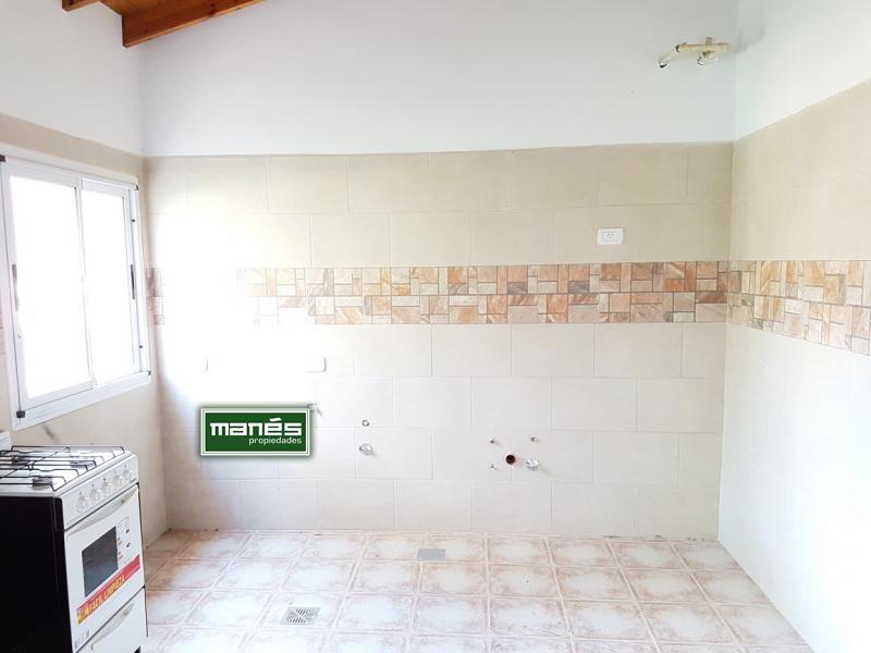 Manés Propiedades Casa a estrenar en el barrio cerrado EUCALIPTUS PILAR,(ZONA: Golfer’s CC, Marinas Del Pilar, RocÃos, Palmares, La Emilia, La reserva.) sobre una planta: living, cocina, lavadero, dormitorio principal en suite, dos dormitorios más con otro baño completo, lote 670 metros, superficie cubierta 95 metros, superficie semicubierta 22 metros.
SIN EXPENSAS
U$S135.000.
Manés Propiedades Casa a estrenar en el barrio cerrado EUCALIPTUS PILAR,(ZONA: Golfer’s CC, Marinas Del Pilar, RocÃos, Palmares, La Emilia, La reserva.) sobre una planta: living, cocina, lavadero, dormitorio principal en suite, dos dormitorios más con otro baño completo, lote 670 metros, superficie cubierta 95 metros, superficie semicubierta 22 metros.
SIN EXPENSAS
U$S135.000.