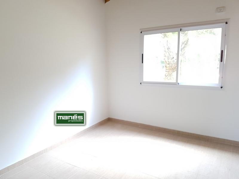 Manés Propiedades Casa a estrenar en el barrio cerrado EUCALIPTUS PILAR,(ZONA: Golfer’s CC, Marinas Del Pilar, RocÃos, Palmares, La Emilia, La reserva.) sobre una planta: living, cocina, lavadero, dormitorio principal en suite, dos dormitorios más con otro baño completo, lote 670 metros, superficie cubierta 95 metros, superficie semicubierta 22 metros.
SIN EXPENSAS
U$S135.000.
Manés Propiedades Casa a estrenar en el barrio cerrado EUCALIPTUS PILAR,(ZONA: Golfer’s CC, Marinas Del Pilar, RocÃos, Palmares, La Emilia, La reserva.) sobre una planta: living, cocina, lavadero, dormitorio principal en suite, dos dormitorios más con otro baño completo, lote 670 metros, superficie cubierta 95 metros, superficie semicubierta 22 metros.
SIN EXPENSAS
U$S135.000.